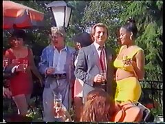 Miss Eva Lovia allarga le gambe per un grosso porno attrici anziane cazzo